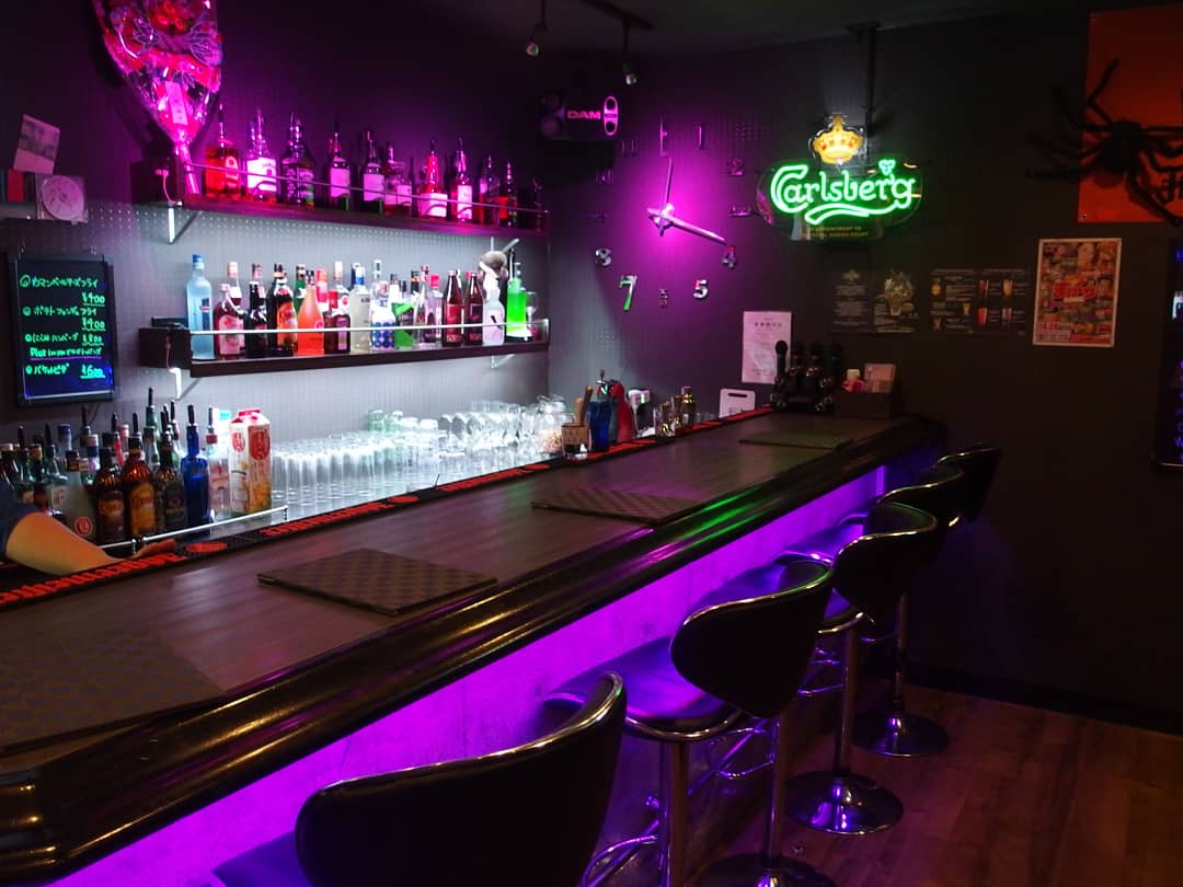 八幡浜のBAR　スモーキードラゴン